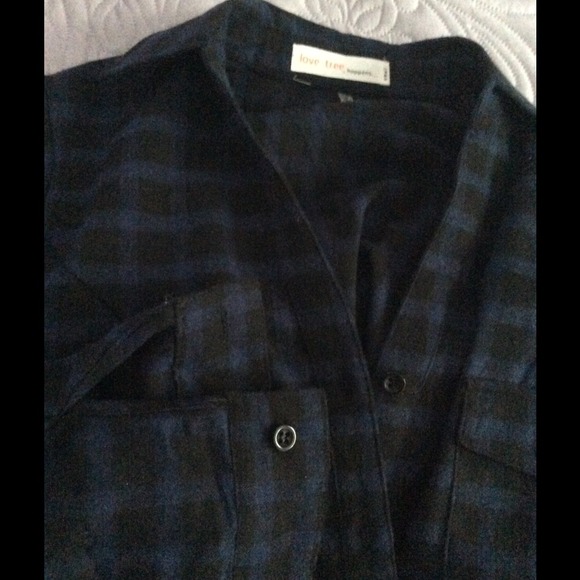 Blue and black plaid shirt !