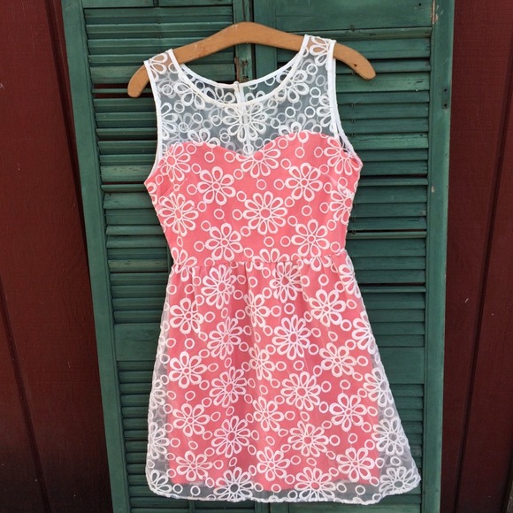 Organza and Coral Party Dress - Picture 2 of 4