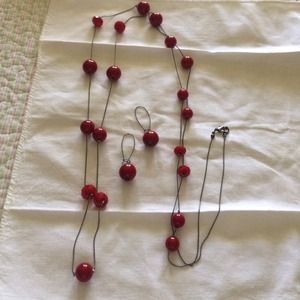 Necklace and earring set.