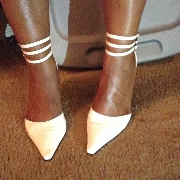 BCBGIRLS White leather *FINAL WEEK*