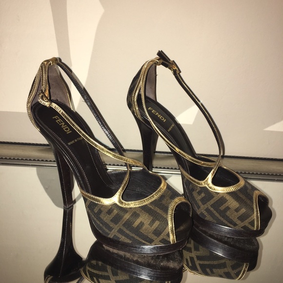 Fendi peep toe pumps, size 39 1/2