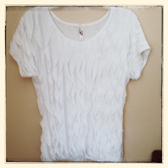 Ruffled romance - Picture 3 of 4