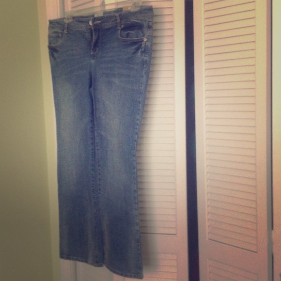Aeropostale Chelsea boot 17/18 short jeans
