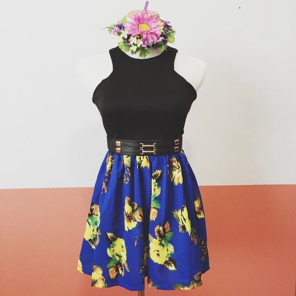 Black crop top & skirt