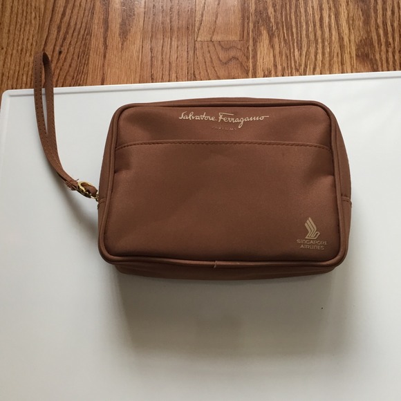 ✨‼️Final price‼️Salvatore Ferragamo wristlet ✨