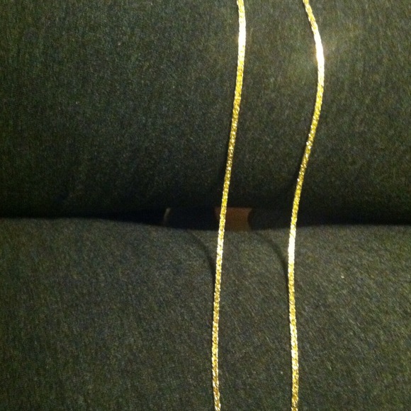 14 g gold chain.