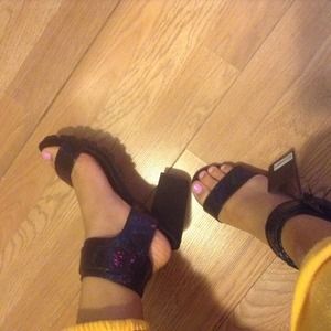 Crackled Faux Leather heels