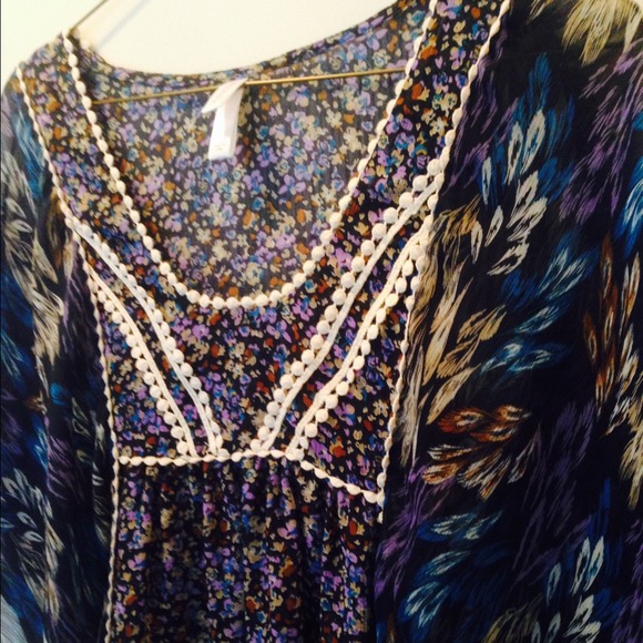 Chiffon Floral Shirt// Boho Romantic Style / LARGE - Picture 3 of 4