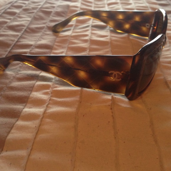 Chanel Jackie O sunglasses
