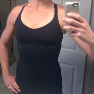 Lululemon black tank