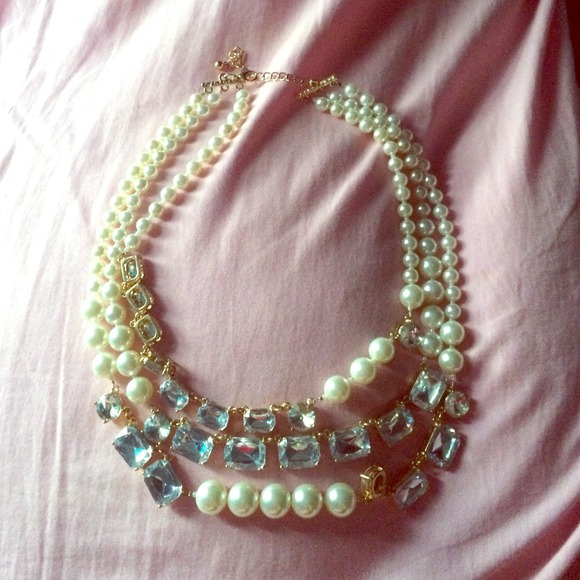 3 strand pearl and jewel necklace!