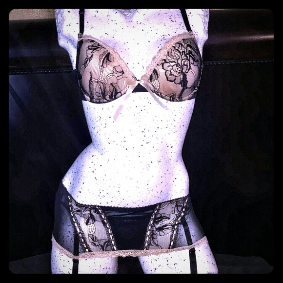 Lace Overlay Bra and Garter set - Picture 1 of 4