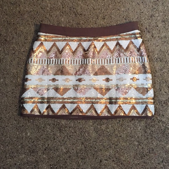 Sequin patterned skirt