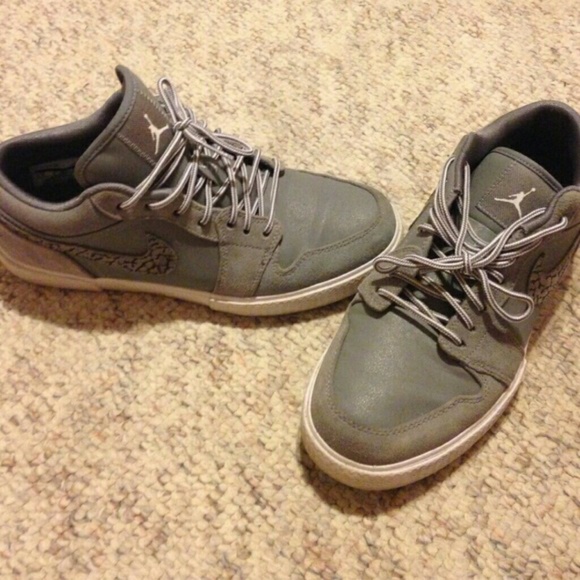 Looking for these jordans! - Picture 1 of 1