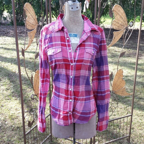 American Eagle Outfitters Tops - Bundled for @rmcbks300 AE plaid shirt