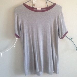 ⭕️SOLD⭕️Brandy Melville Grey/Maroon Shirt