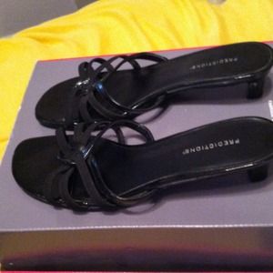 Black low heel shoes