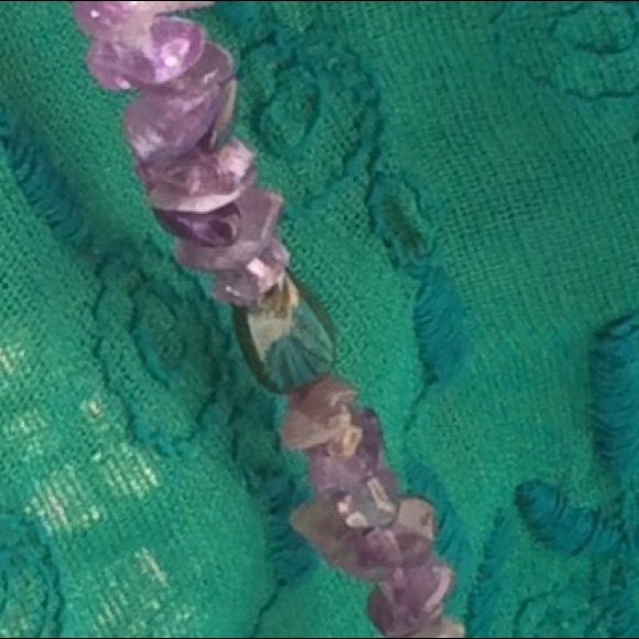 ❤️❤️❤️SOLD IN BUNDLE❤️❤️❤️Pretty Purple Necklace