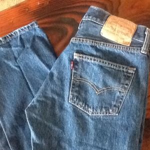 501 button fly Levi's