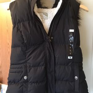 Black vest with hood. NWT Large