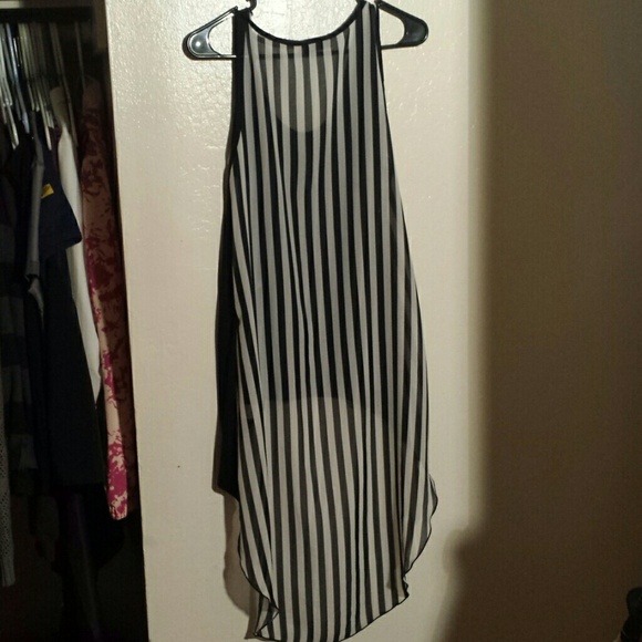 Cute hi low shirt - Picture 2 of 3