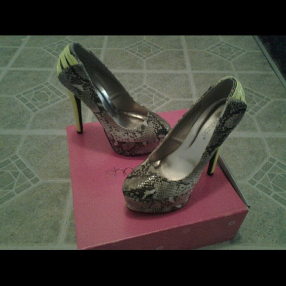 Ladies Shoes