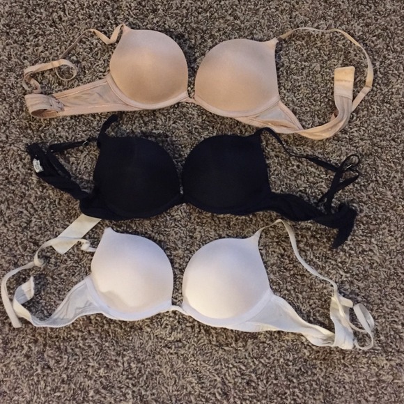 3 Gilly Hicks Push-Up Bras!