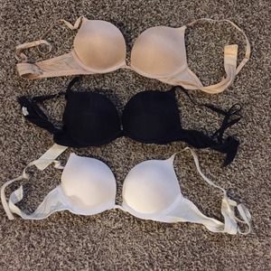 3 Gilly Hicks Push-Up Bras!