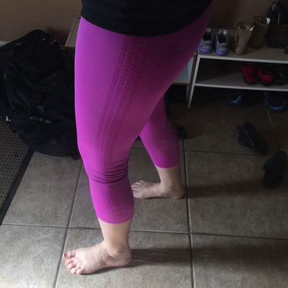 Workout Capri - Picture 2 of 2
