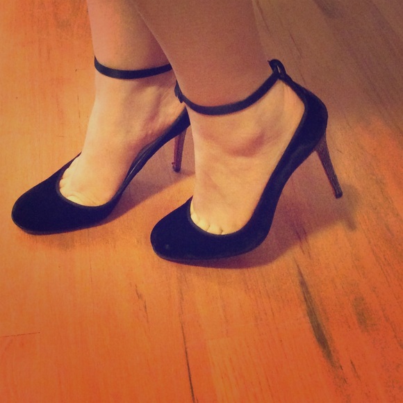 •On hold• Authentic Christian Louboutin Heels