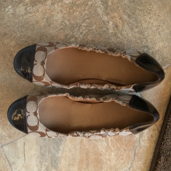 Coach authentic flats