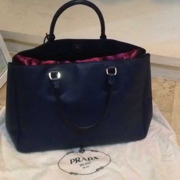 Authentic PRADA navy blue tote medium - Picture 2 of 4