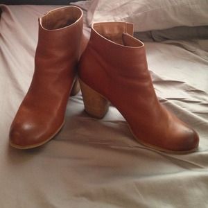 BP Sz 9.5 cognac leather ankle booties (fit like 9