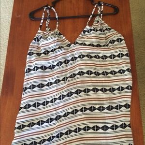 Acacia Keramas Top Small Tapa