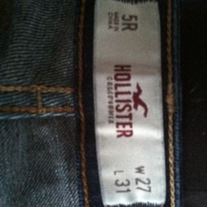 LOOKING FOR HOLLISTER JEANS IN THIS SIZE