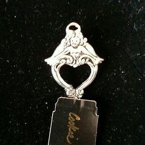 Cookie Lee pin holder