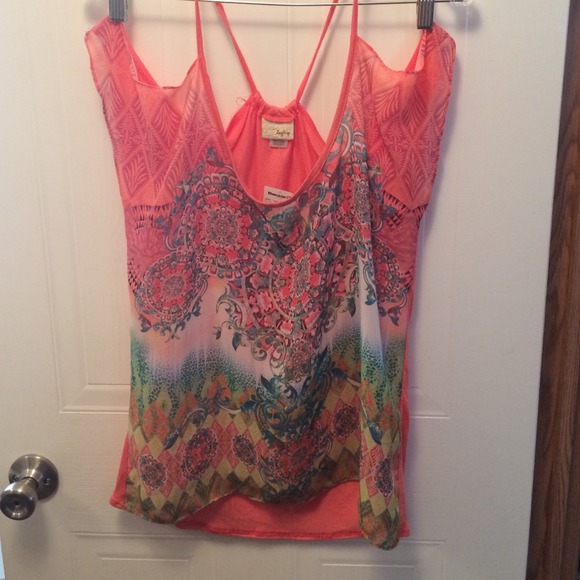 *****SOLD*****Buckle Daytrip flowy shirt