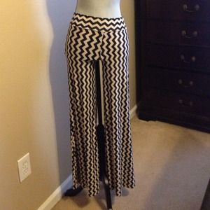 Chevron stretchy flowing palazzo pants
