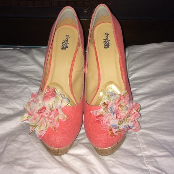 ⭐️️Bundle!⭐️ two shorts, one pair of heels