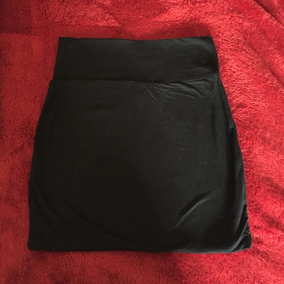 Black pencil skirt