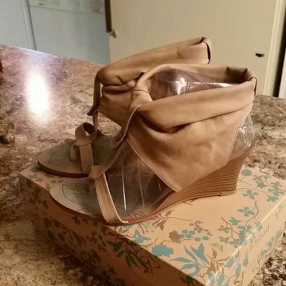 Bamboo sherry shoe