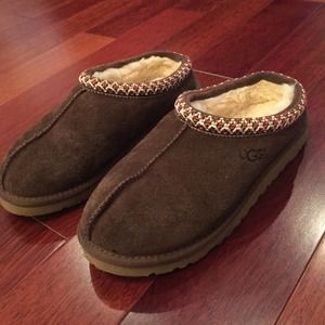 Mocha colored ugg slippers