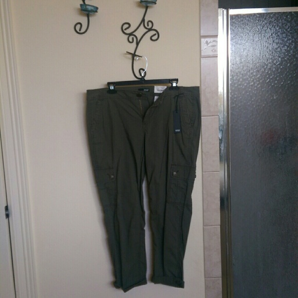 Cargo Capri army green