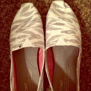 Gray and striped toms BUNDLE!