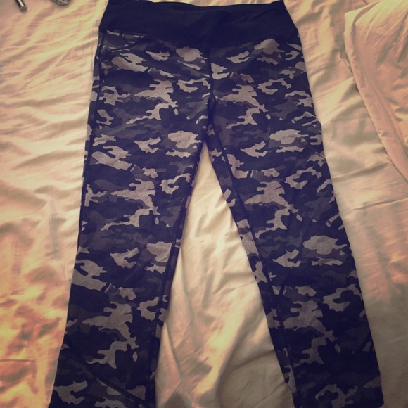 Fabletics Camo Crops