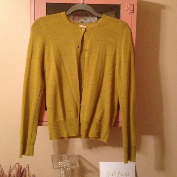 🚫🚫 SOLD! 🚫🚫Dark yellow/green cardi