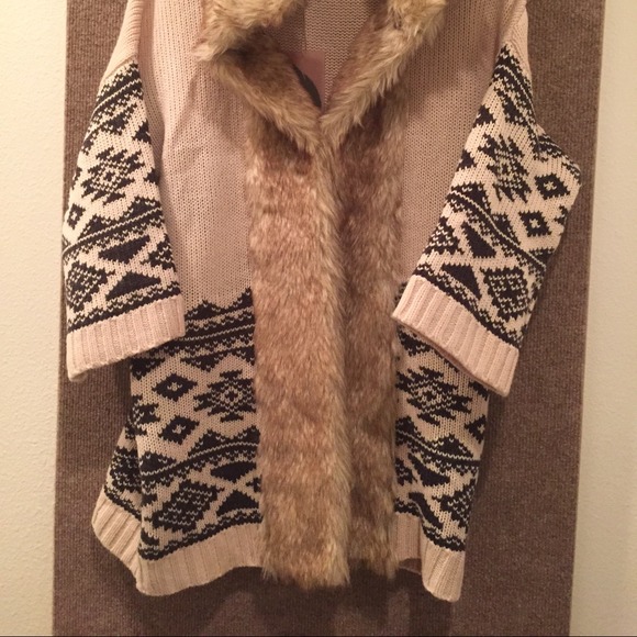 Knitt - Picture 2 of 4