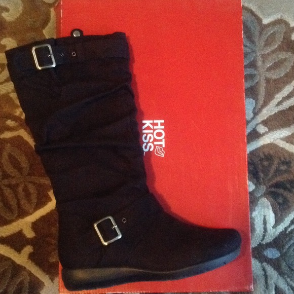 Brand new HOT KISS suede boots!!