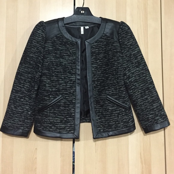❌SOLD❌Tweed Leather Trimmed Jacket 🌺