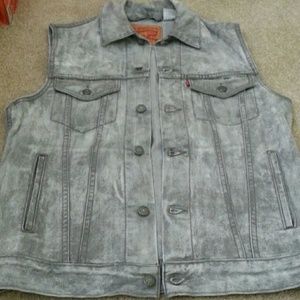 Levi Vest